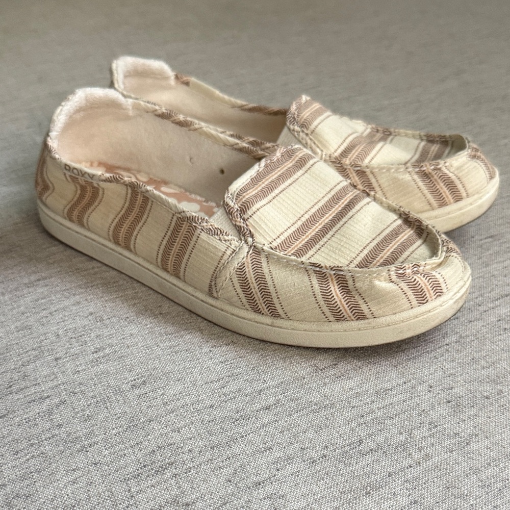 Roxy Tan and Cream Striped Sneakers
